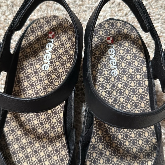 NEW REVERE CALABRIA CLOSED TOE SANDAL - Picture 7 of 9